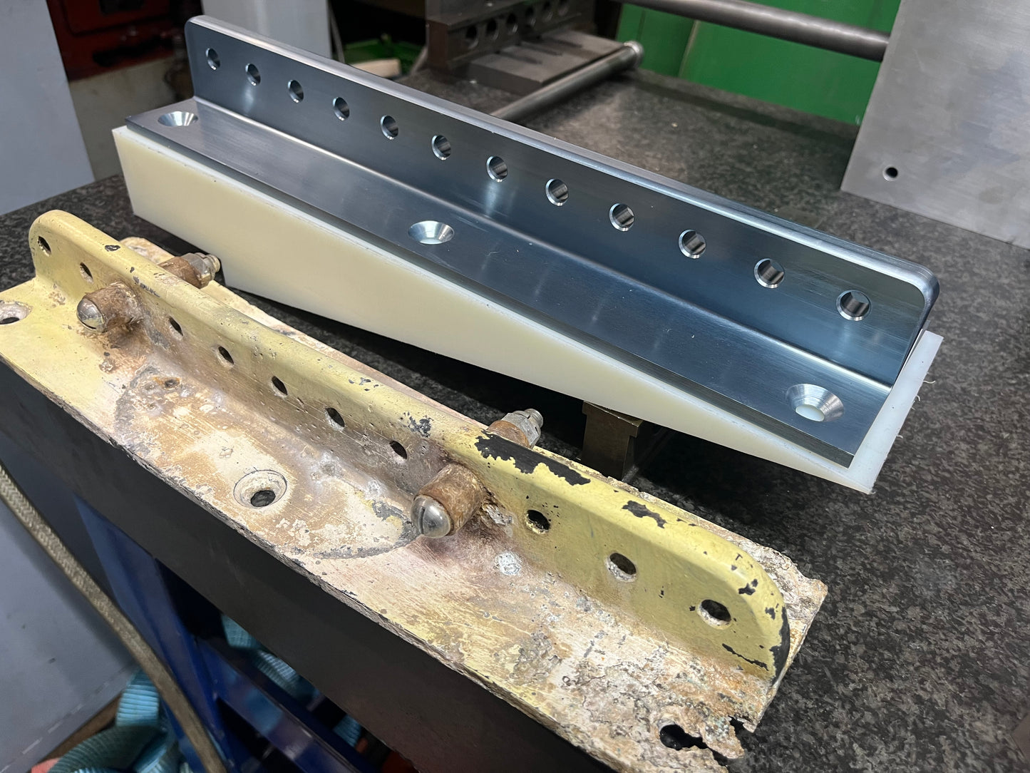 Mast T Bases (to suit Selden)